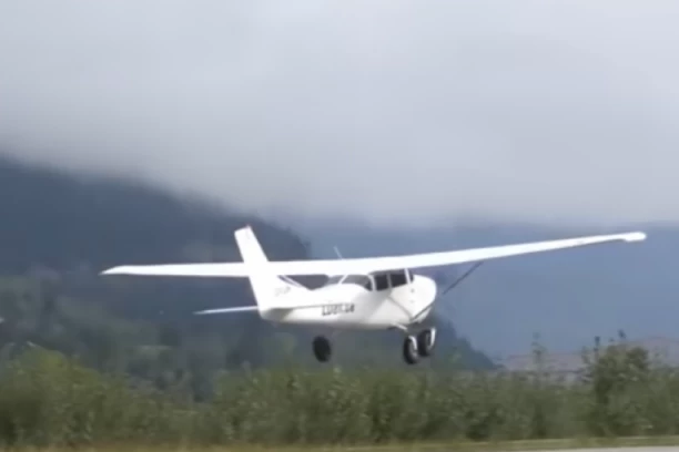 Još ni traga od aviona koji je nestao u Hrvatskoj! Evo ko je u njemu bio! Traži ih "pola države"!