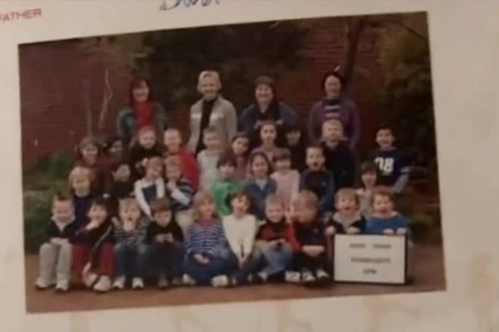 FOTOGRAFIJA RASPLAKALA SVET! Majka joj je umrla kada je imala sedam godina, a sada je otkrila nešto što nije mogla ni da sanja!