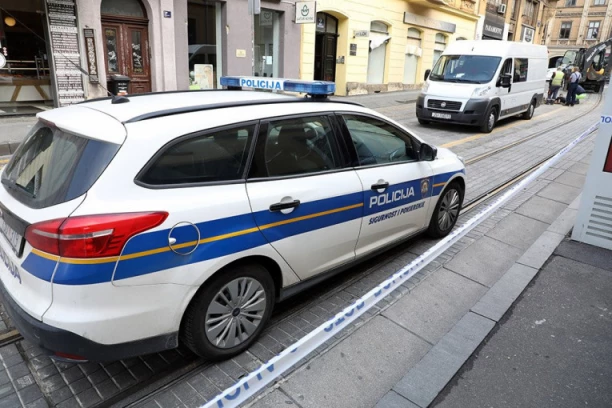 PROPALI KOCKAR I TEŠKI ZAVISNIK: Poznat identitet muškarca koji se ZAPALIO DANAS NASRED TRGA! Evo šta mu je prošle godine žena uradila