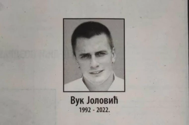 VOLI TE NAJVIŠE TVOJA PRINCEZA: Novine pune čitulja za ubijenog pilota Vuka (FOTO)