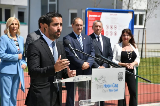 MOMIROVIĆ O IZGRADNJI STANOVA: Ovim, za snage bezbednosti, Srbija rešava višedecenijski problem