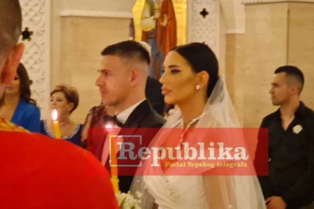 SKANDALOZNI SNIMAK sa svadbe Kaće i Gobelje UGLEDAO SVETLOST DANA: Bahata pevačica URLA na goste, STRAVIČAN potez izazvao MASOVNE REAKCIJE (VIDEO)