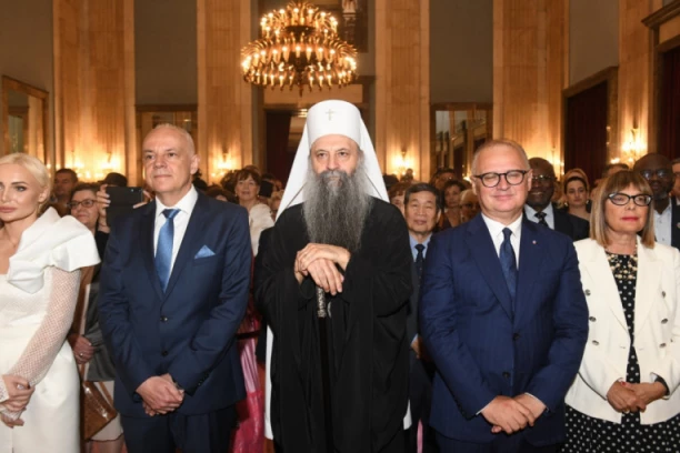 Beograd slavi Spasovdan! Pogledajte ko je sve prisustvovao obeležavanju u Skupštini grada! U 18 sati kreće litija!