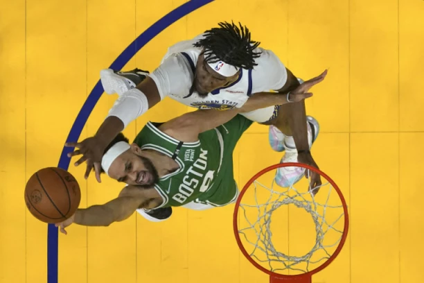 ODLUČUJUĆA BITKA JE POČELA: Boston šokirao Voriorse na startu NBA finala!