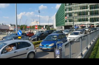 U toku evakuacija TC Promenada! Velika gužva na izlazima! (VIDEO)