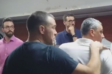 Radonjić nije ispao gospodin! Mali Trifa je došao da mu se izvini za sraman gest, ali ga je trener Zvezde "oladio" (VIDEO)