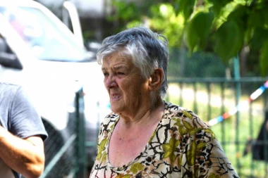 JOJ, SNEŽO, DETE MOJE, ŠTA TI URADI: Nesrećna majka zapomagala u dvorištu! Poznanici kažu da je MOTIV UBISTVA u Barajevu ljubomora!