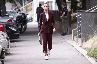 DIJANA HRKALOVIĆ STIGLA U SPECIJALNI SUD: Tužilaštvo traži kaznu od pet godina zatvora (VIDEO)
