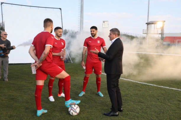 „ORLOVI“ jednoglasni pred KATAR: Jedno srce, ista želja, za pobedu, za ZEMLJU koju volimo!