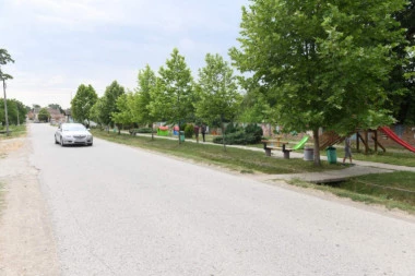 OŽIVLJAVALI GA 40 MINUTA! Otac mrtvo dete (3) vozio u bolnicu, susreo se sa Hitnom: Potresni detalji nesreće u Pećincima