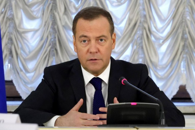 ODBILI SMO KONTRAOFANZIVU - SADA TREBA UZVRATITI: Medvedev najavio novi cilj Moskve: ZBACITI REŽIM U KIJEVU!