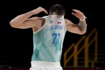 Dončić i sa dresom preko očiju može da pregazi Hrvate! NBA šoutajm Slovenaca, uništili su "kockaste"! (VIDEO)