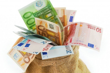 Kurs dinara u ponedeljak 117,42 za evro