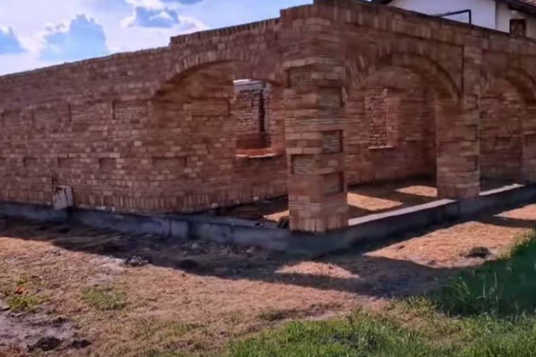 Luna Đogani i Marko Miljković imanje Mramorak