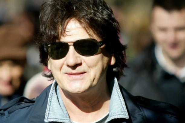 ČOLINA ĆERKA NAPUNILA TEK 17! Pevačeva naslednica dobila raskošni poklon od dečka, a onda se oglasila i ćerka Nataše Bekvalac! (FOTO)