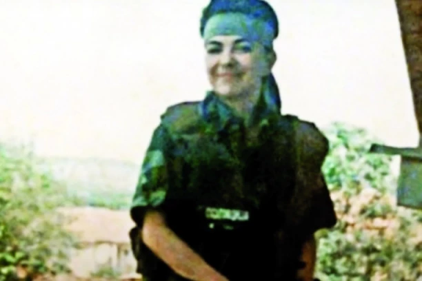 U GROB U ROZE VENČANICI! Tragična sudbina prve žene-dobrovljca!