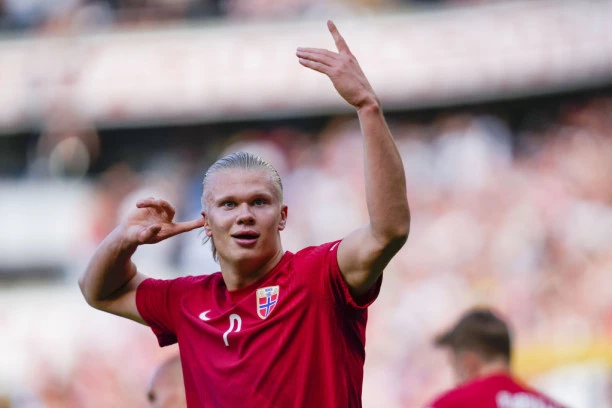 NE MOŽE MU NIKO NIŠTA: Švedska PALA pred novom MAGIJOM Halanda! (VIDEO/FOTO)