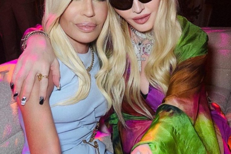 Donatela Versaće i Madona