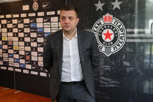 BUDALAŠTINA! Vazura OŠTRO o sukobu Stolice i Ilieva, sledi SASTANAK!