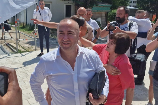 "KO NABIJE, TAJ I DOBIJE": Ovako se Đani PROVODI na prvomajskom uranku, a evo sa kim je završio u KREVETU (FOTO)