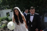 ĐANI ŽENI SINA! Svatovi stigli, sledi crkveno venčanje, Slađa sa mužem na čelu kolone (VIDEO, FOTO)