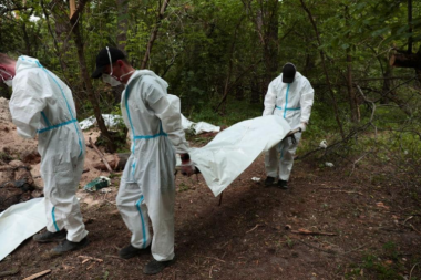 Ovde su ih mučili i smaknuli mecima u glavu! Otkrivena nova masovna grobnica! Oglasio se šef kijevske policije: Žrtve bile VEZANE! (FOTO)