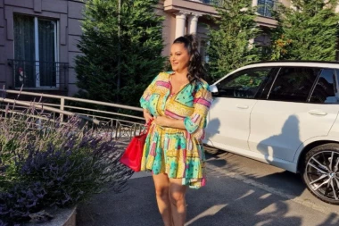 IMA DVORAC I NAJSKUPLJI AUTOMOBIL, a nije Dragana Mirković! Pevačica iskeširala preko 300.000 evra za BESNU MAŠINU!