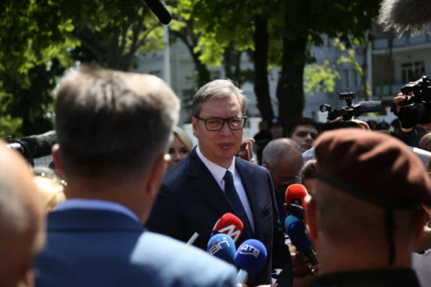 Vučić: Poštujemo sebe i svoju politiku, uprkos svim PRITISCIMA! (VIDEO)