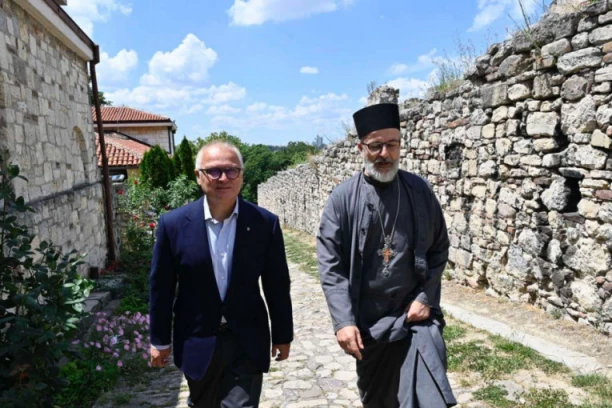 Grad Beograd obnavlja kapelu Svete Petke i kompleks Crkve Ružice: Vesić održao sastanak na Kalemegdanu!