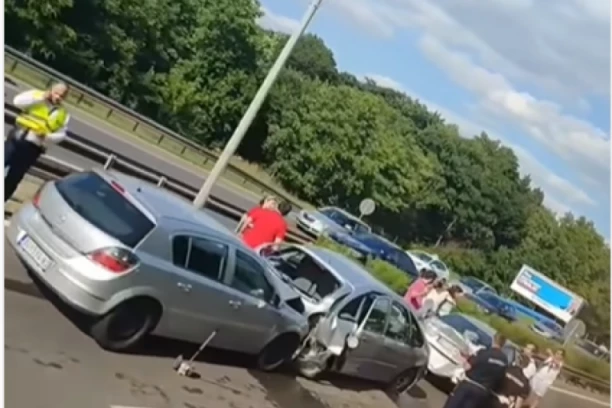 Lančani sudar četiri automobila kod "Zmaja"! Ima više povređenih!