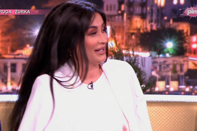 Andreana Čekić nosi perike