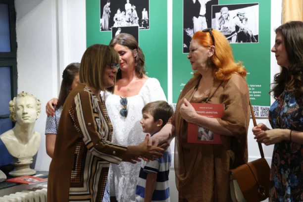 Maja Gojković otvorila izložbu o Miši Janketiću: Posedovao je redak glumački dar!