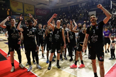 Ovih dana su svi košarkaški eksperti... Košarkaš Partizana uputio poruku, ali KOME? (FOTO)