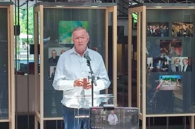 PET NASLOVA U TRCI ZA TITULU NAJBOLJI ROMAN: Pisci ocenjuju pisce prvog dana leta