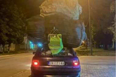 Gde li se ovaj zaputio i hoće li živ stići!? Prizor iz Zrenjanina može definitivno da uđe u najuži izbor za NAJČUDNIJI!