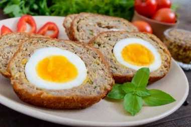 ROLAT od mlevenog mesa sa jajima! Idealan ručak za celu porodicu, ali i prijatelje!