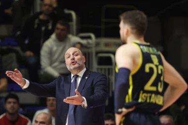 Đorđević dobio zamenu: Fenerbahče predstavio novog trenera!