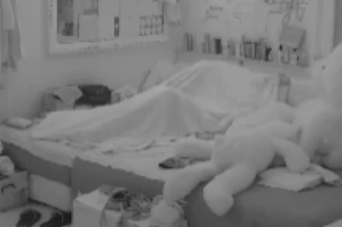 Jutarnja ŽESTOKA AKCIJA! Dalila i Car TRESLI ZIDOVE Bele kuće, uzdasi se prolamali spavaćom sobom! (VIDEO)