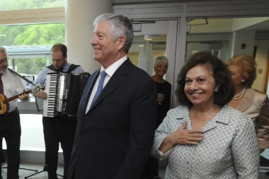 Hanterov zloglasni laptop otkrio TAJNE SRPSKE KRALJEVSKE PORODICE: Karađorđevići MOLILI Bajdenovog sina da im restaurira DVOR