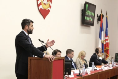 ŠAPIĆ PREDSTAVIO SVOJ TIM: Evo ko će biti u kabinetu gradonačelnika ako se usvoji predlog  predsednika Skupštine grada Beograda