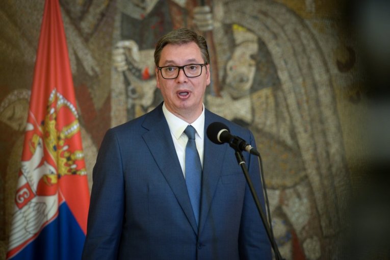 Predsednik Vučić na sastanku sa radnicima Fijata