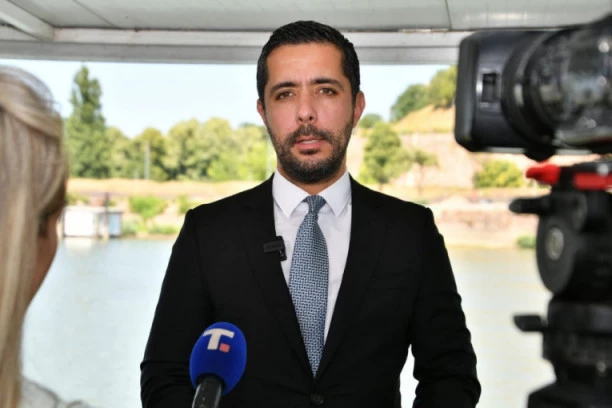 MOMIROVIĆ RAZGOVARAO SA DŽONSONOM: Investicijama u infrastrukturu do bolje povezanosti regiona