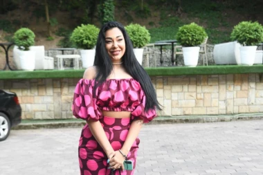 VRTOGLAVE potpetice Sanje Vučić! Da li štikle mogu biti više od OVIH?