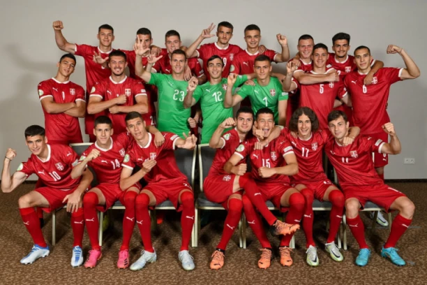 OMLADINCI PROTIV PRVOG FAVORITA TURNIRA ENGLESKE: Jović i Lazetić u glas: Mi smo Srbija, verujemo u sebe i tim! (VIDEO,FOTO)