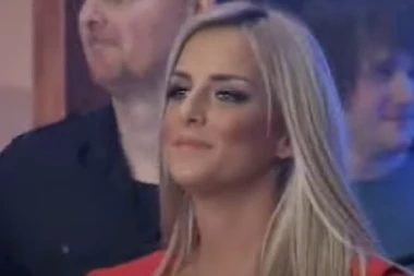 Važila je za jednu od najlepših takmičarki ''Zvezda Granda'', predviđali su joj veliki uspeh, a onda je NESTALA! Sada je NEPREPOZNATLJIVA! (FOTO)