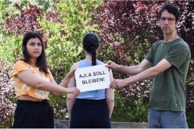 DRAMA srpske tinejdžerke, deportuju je pre MATURE: Slučaj Ajle iz Srbije digao Austriju na noge