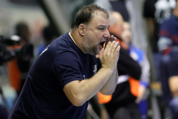 SAVIĆ NASMEJAO SVE DO SUZA: Urnebesan komentar na uslove u bazenu u Areni (VIDEO)