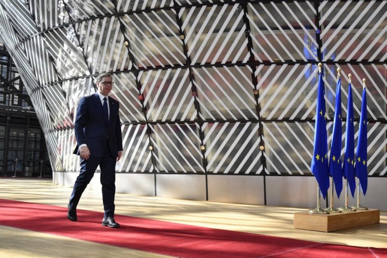 PROŠLA SU VREMENA DA SRBIJU NEKO MOŽE DA UCENJUJE: Vučićeva prva poruka ouči samita u Briselu!