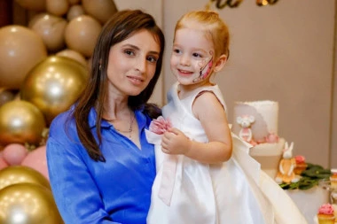 Bojani su davali 1 ODSTO ŠANSE DA PREŽIVI kada je imala 12 godina: Danas ima ćerku od 3 godine i evo šta poručuje čitaocima Srećne republike