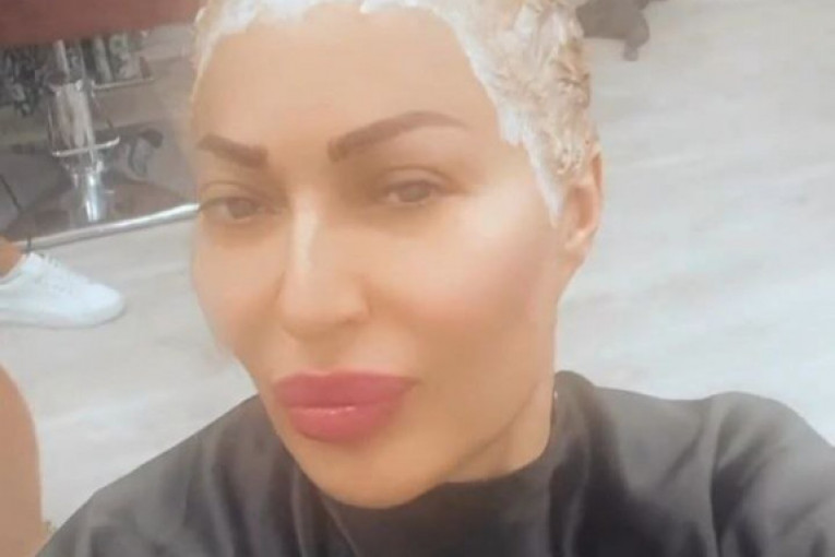 Ceca Ražnatović se farba u plavo